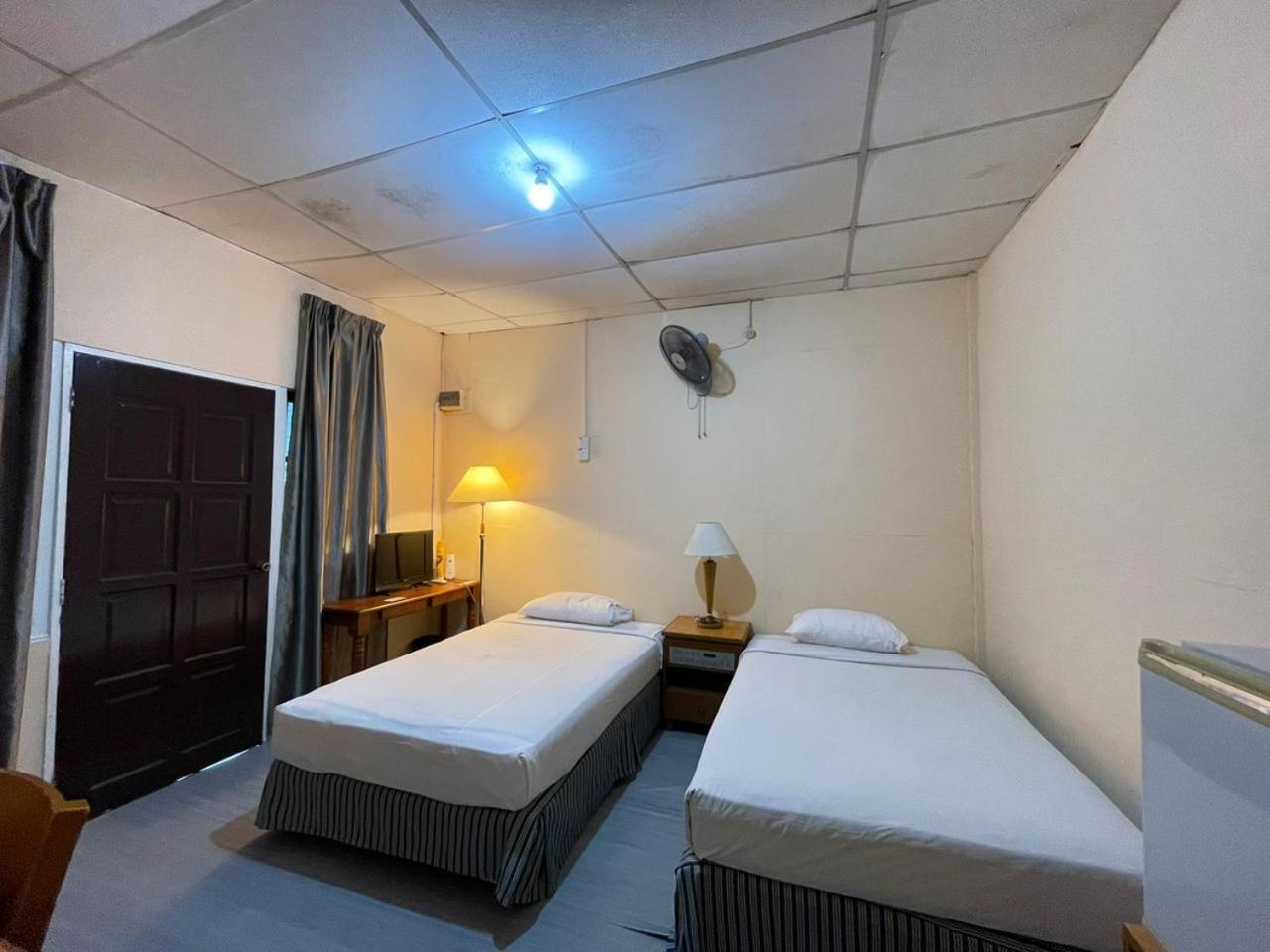 Dgeting Beach Resort Tumpat Экстерьер фото