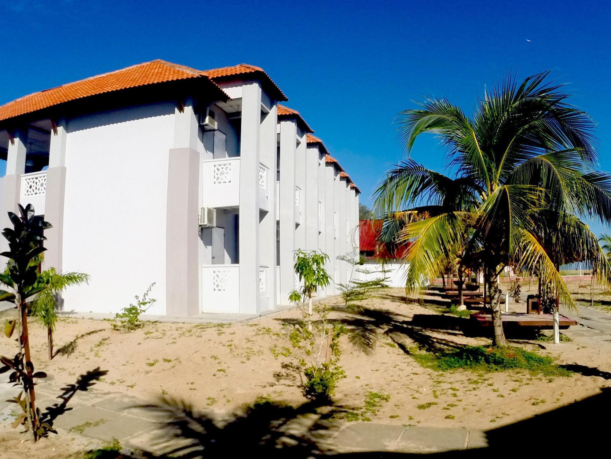 Dgeting Beach Resort Tumpat Экстерьер фото